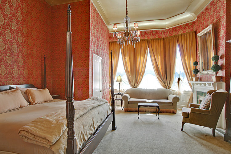 Royal Premier Room